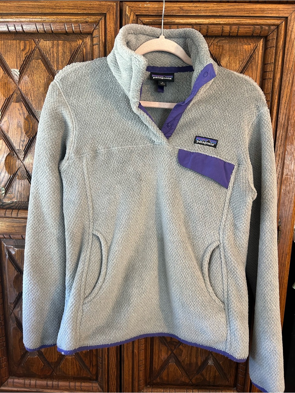 Patagonia Light Gray Fleece Pullover with Purple Trim